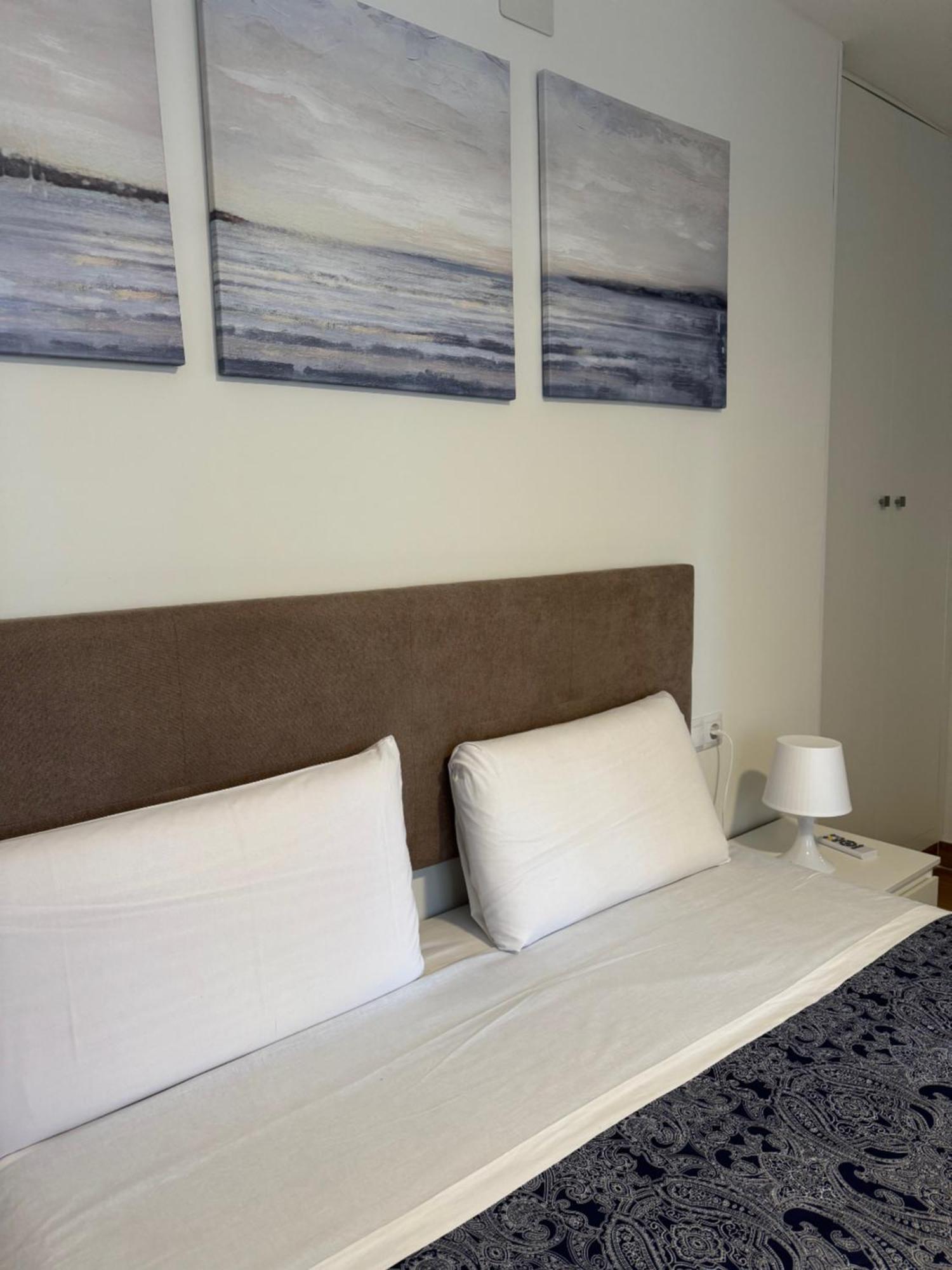 Mediterranean Malagueta Suite Malaga Exterior photo