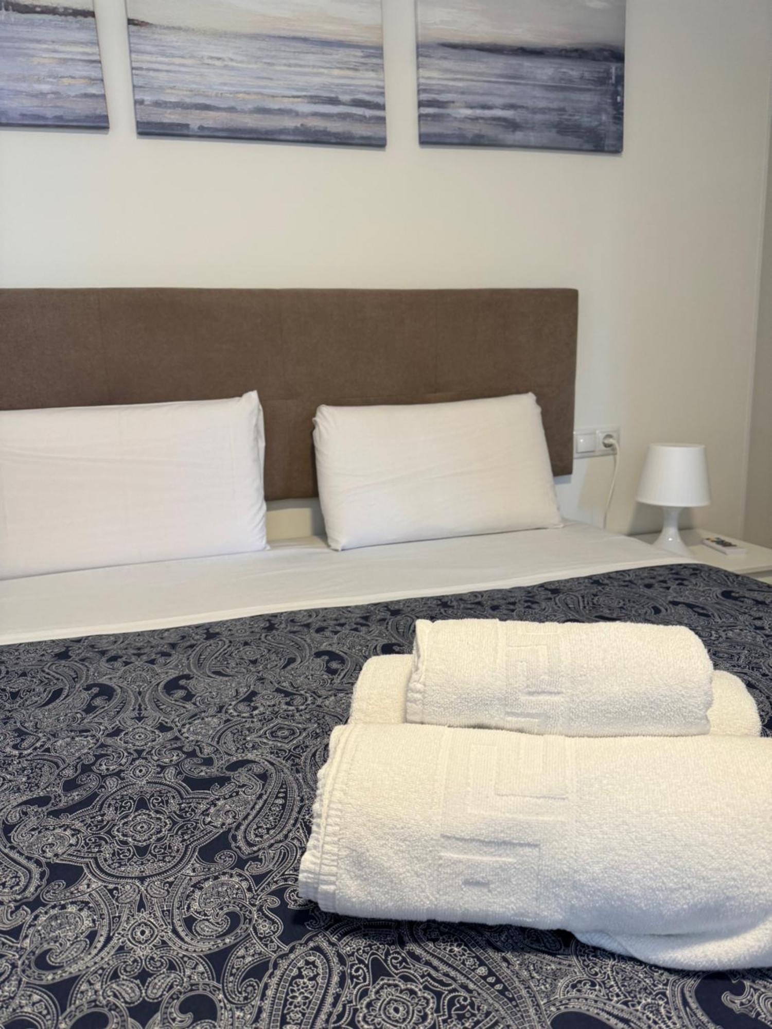 Mediterranean Malagueta Suite Malaga Exterior photo